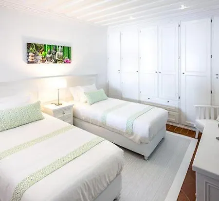 Sleeps 14 Pool *