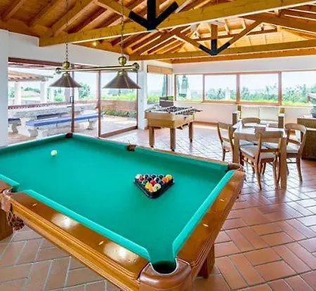 Sleeps 14 Pool Villa *