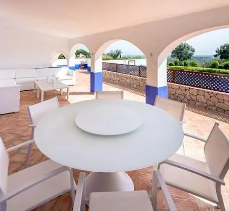Villa Sleeps 14 Pool