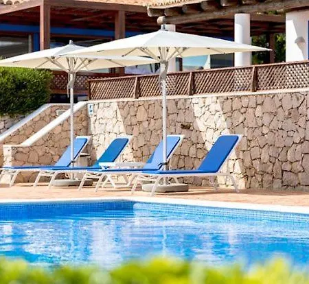 Villa Sleeps 14 Pool